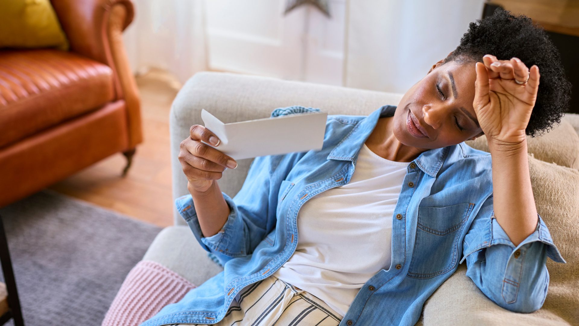 Menopause & Arthritis - lady lying down hot flush